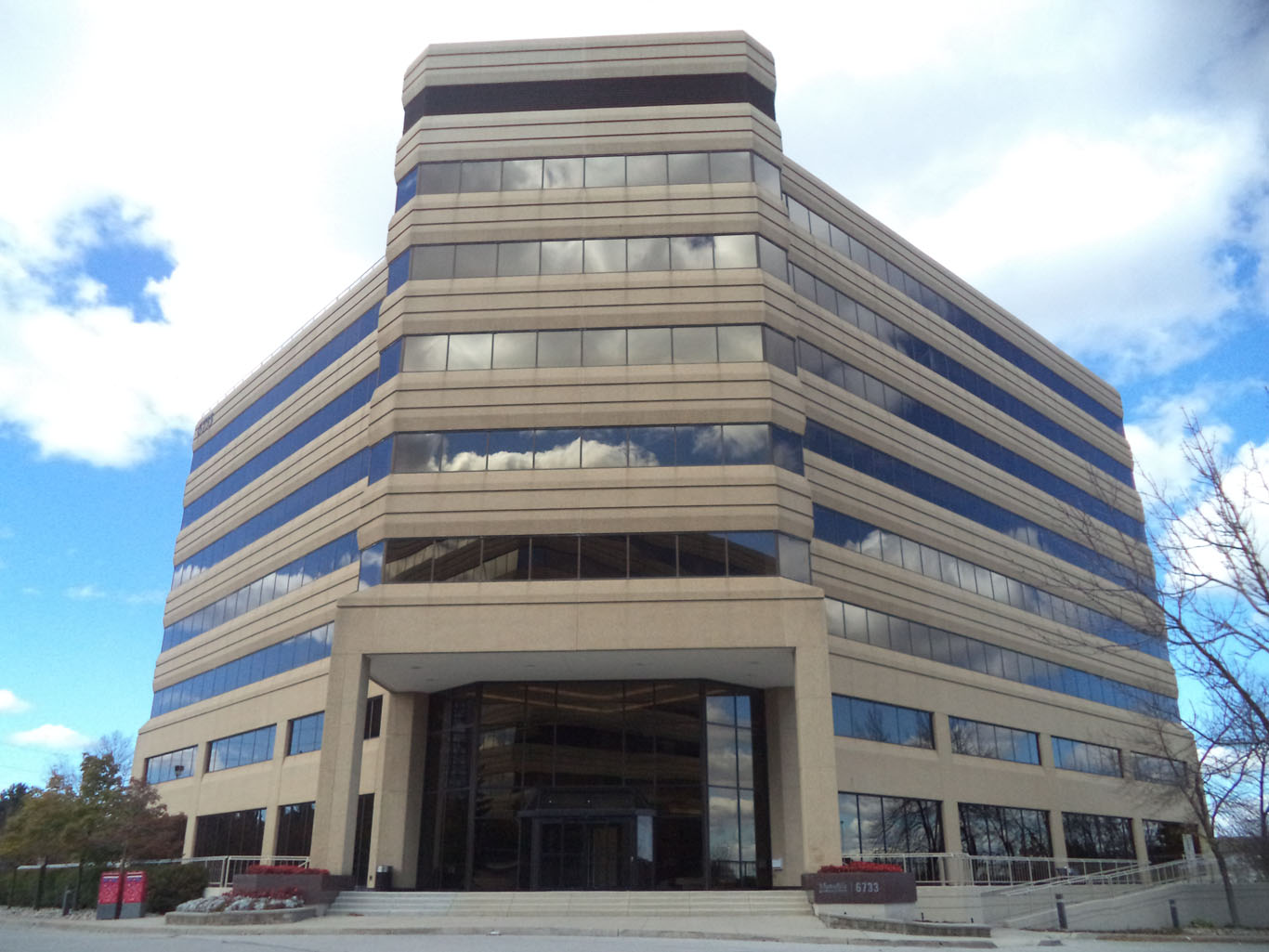 Zemlar - 6733 Mississauga Road